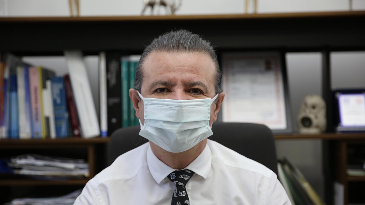 Prof.Dr. Ahmet Akçay, nemli maske kullanımı konusunda uyarılarda bulundu